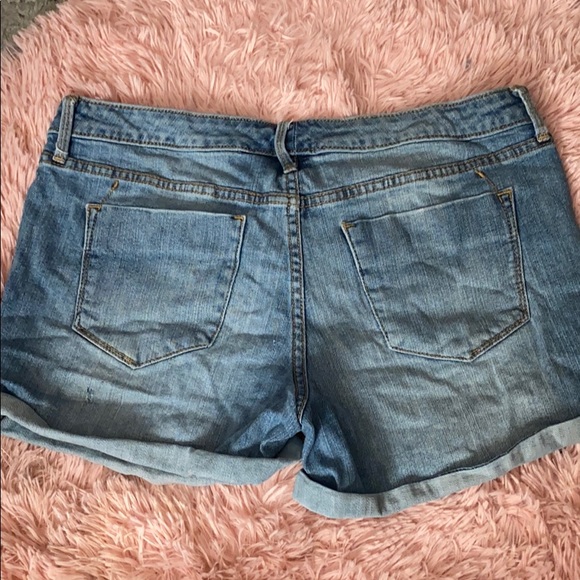 Blue jean shorts - Picture 2 of 3